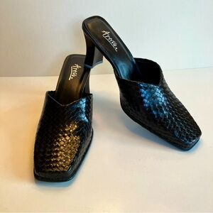 Vintage “Arriva” Black Woven Leather Mules with 3” heel. Size 7.5